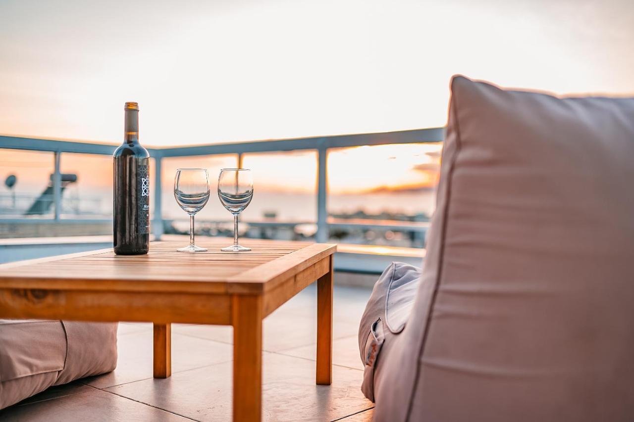 Suites With Magical View & Jacuzzi Atene Esterno foto